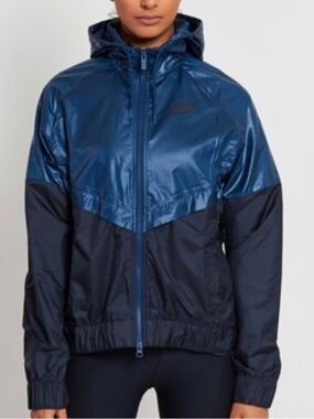 Nike Blue and Black Two-Tone Hooded Windbreaker Jacket Woman’s size Large